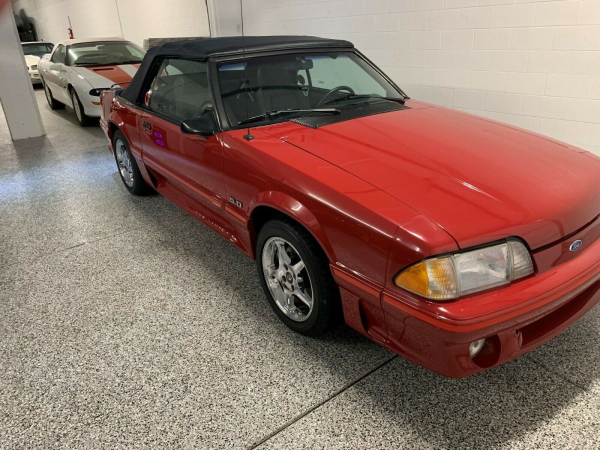 1988 Ford Mustang GT - photo 3