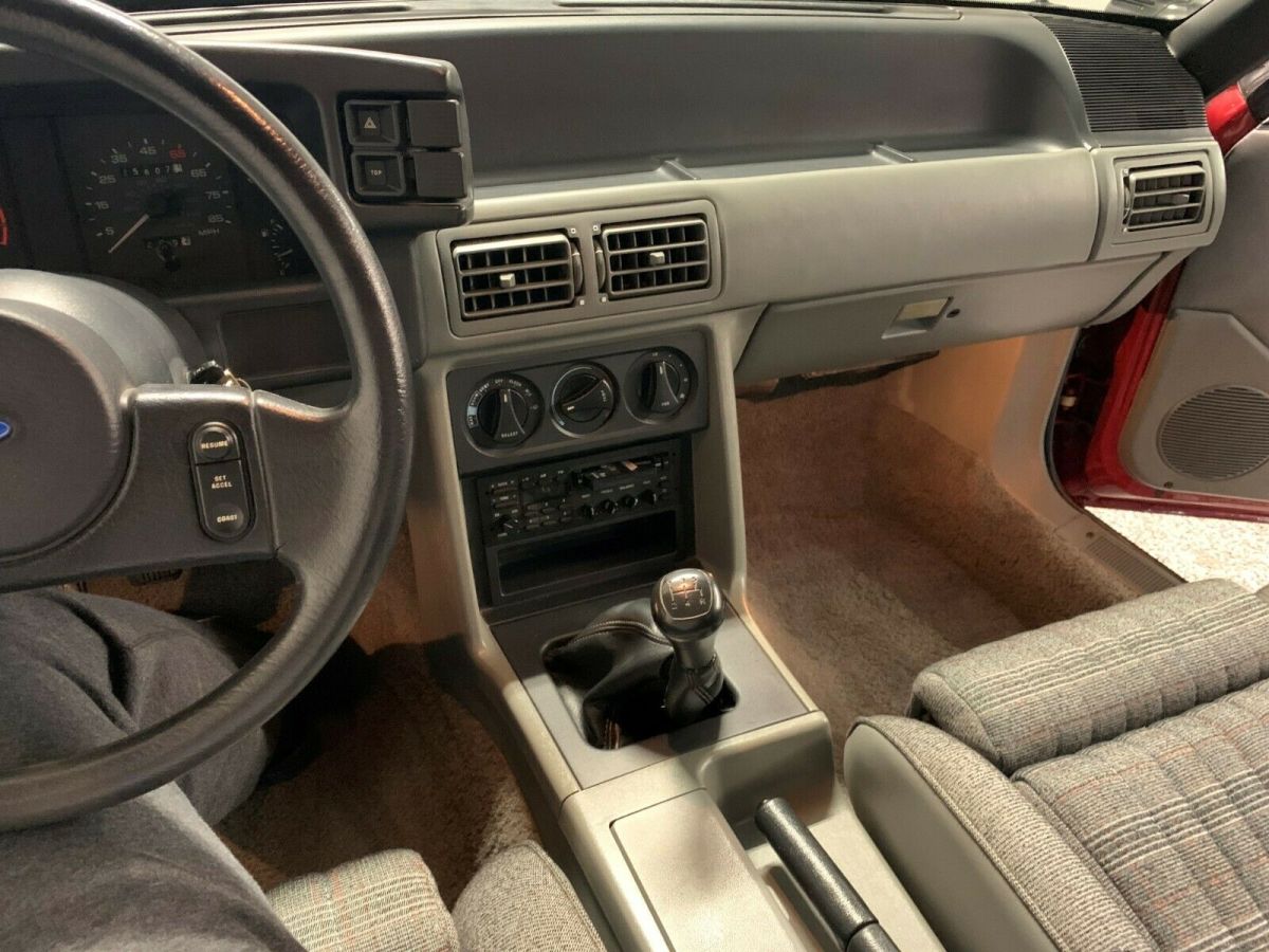 1988 Ford Mustang GT - photo 7