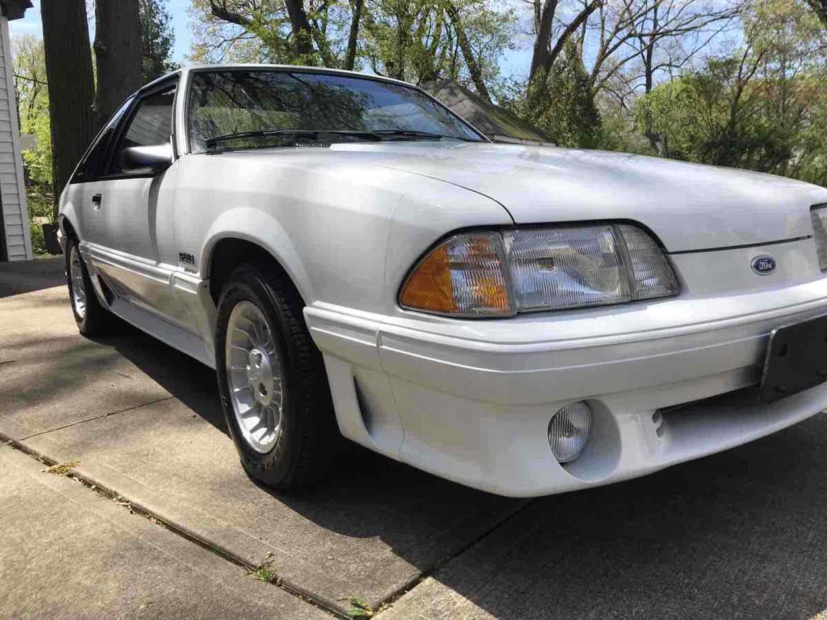 1988 Ford Mustang GT - photo 12