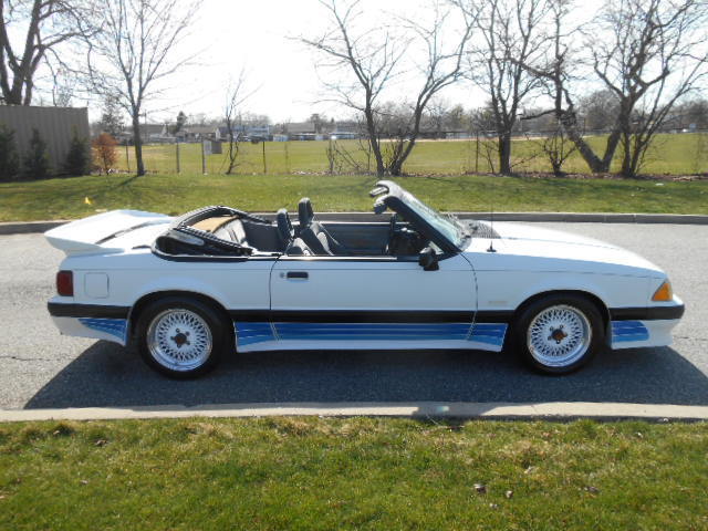 1988 Ford Mustang LX Convertible 2-Door - photo 4