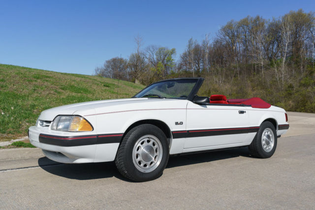 1988 Ford Mustang LX Convertible High Optioned Power Windows Locks and Top 1988 Ford Mustang Convertible