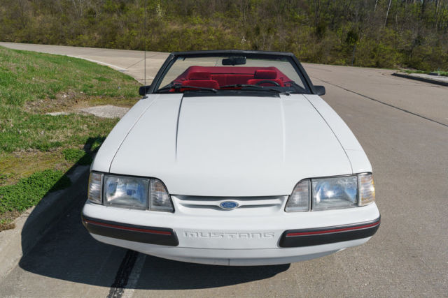 1988 Ford Mustang Convertible - photo 2