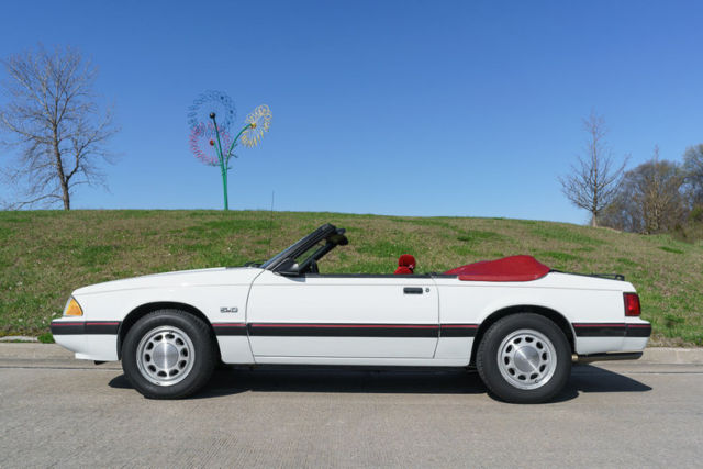 1988 Ford Mustang Convertible - photo 5