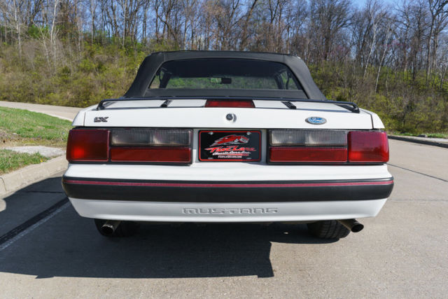 1988 Ford Mustang Convertible - photo 7