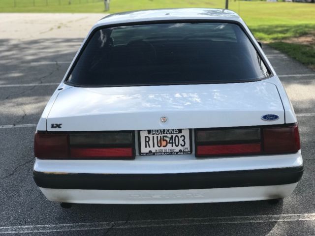 1988 Ford Mustang LX Sedan 2-Door - photo 3