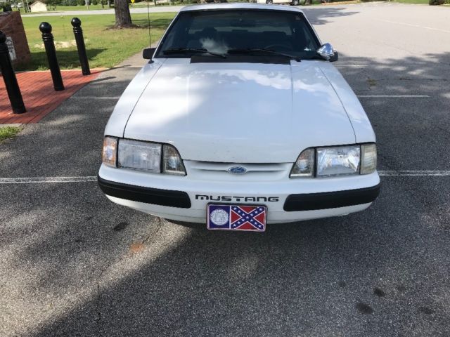1988 Ford Mustang LX Sedan 2-Door - photo 4