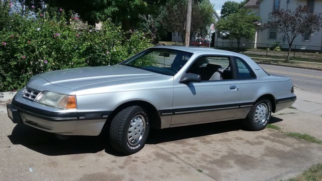 1988 Ford Thunderbird Base Sedan 2-Door 3.8L 1988 Ford Thunderbird