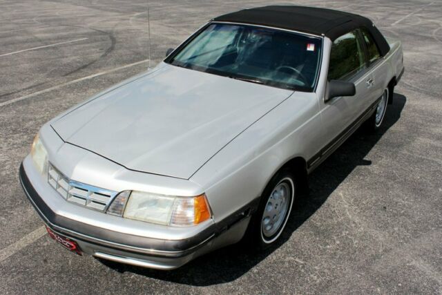 1988 Ford Thunderbird LX - photo 2
