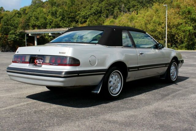 1988 Ford Thunderbird LX - photo 7