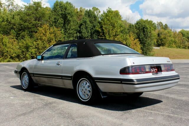 1988 Ford Thunderbird LX - photo 9