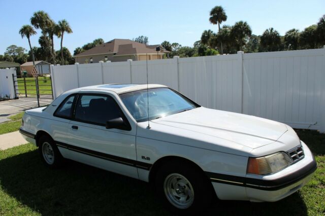 1988 Ford Thunderbird - photo 2
