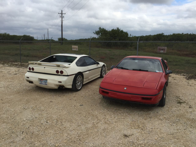 1988 Pontiac Fiero - photo 2