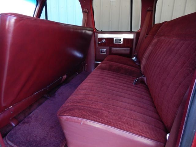 1987 Chevrolet Suburban 2500 Silverado - photo 10