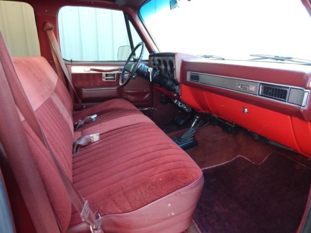 1987 Chevrolet Suburban 2500 Silverado - photo 12