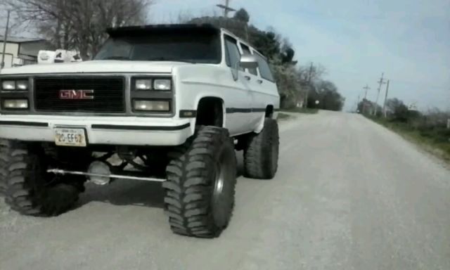 1988 GMC 3/4 ton Suburban lifted on 44s Big Block 454 clean reliable no reserve 1988 GMC Suburban