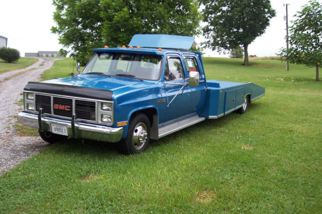 1988 GMC 3500 4 Door Crew Cab Car Hauler Hodges Bed Wedge Bed Ramp Truck 1988 GMC Sierra 3500 Crew Cab