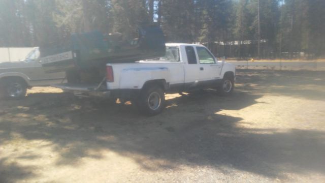 `1988 GMC 3500 with a extra bead 1988 GMC Sierra 3500