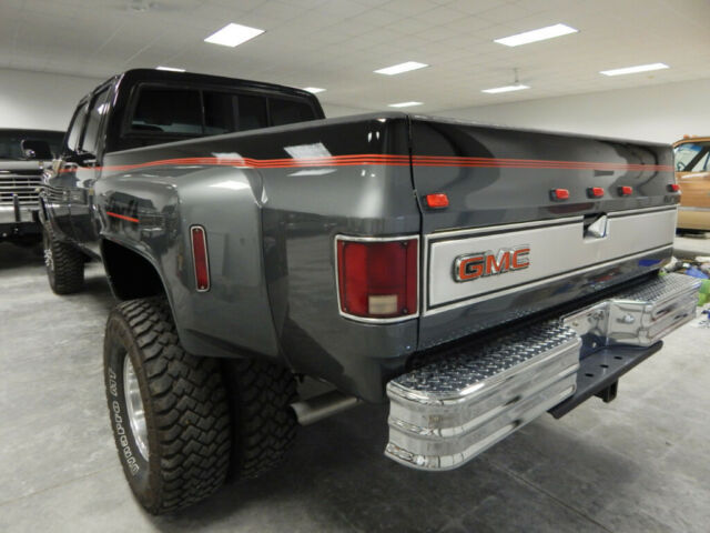 1988 Chevrolet C/K Pickup 3500 - photo 3