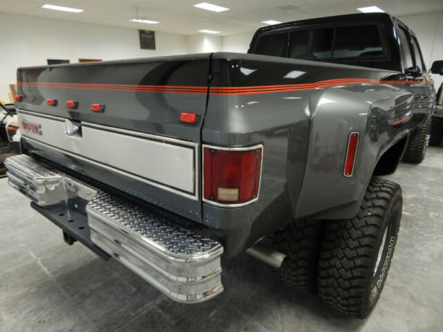 1988 Chevrolet C/K Pickup 3500 - photo 6