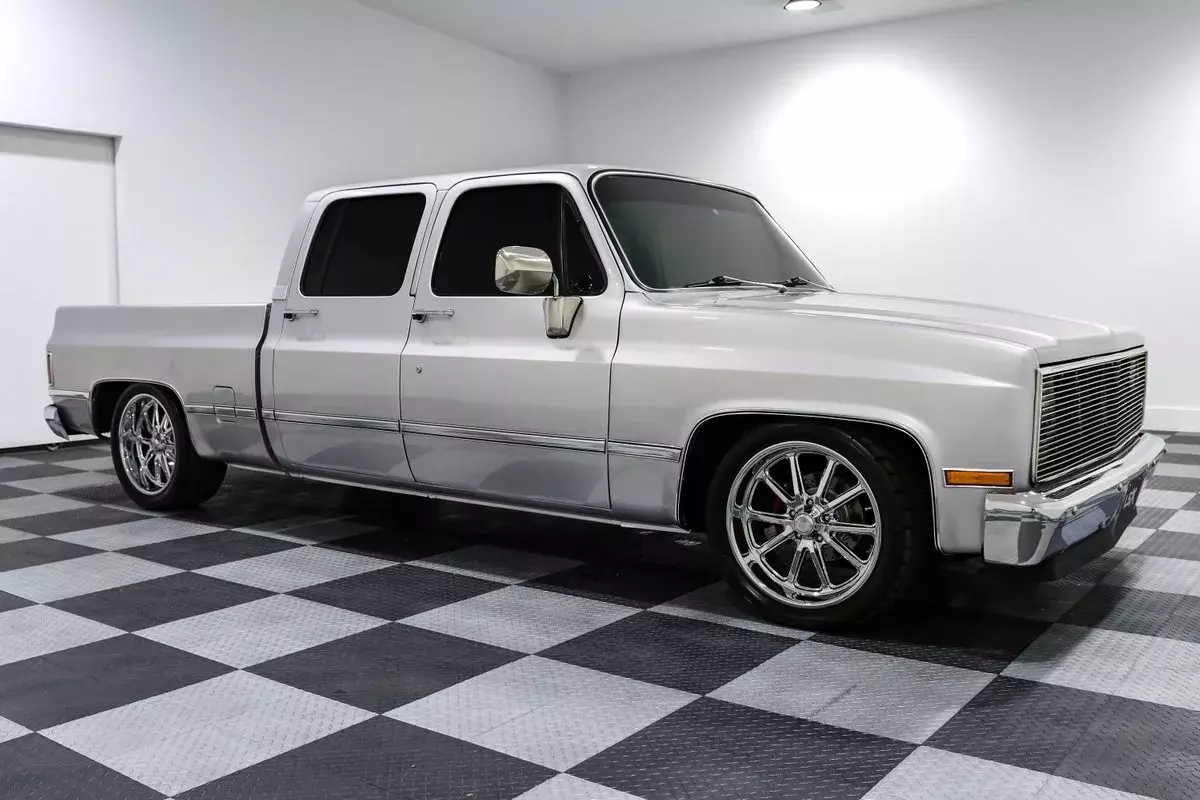 1988 GMC R25 Sierra Crew Cab Custom 75 Miles Pickup Truck 5.3ci LS V8 4L60e Aut 1988 GMC R25 Sierra Crew Cab Custom