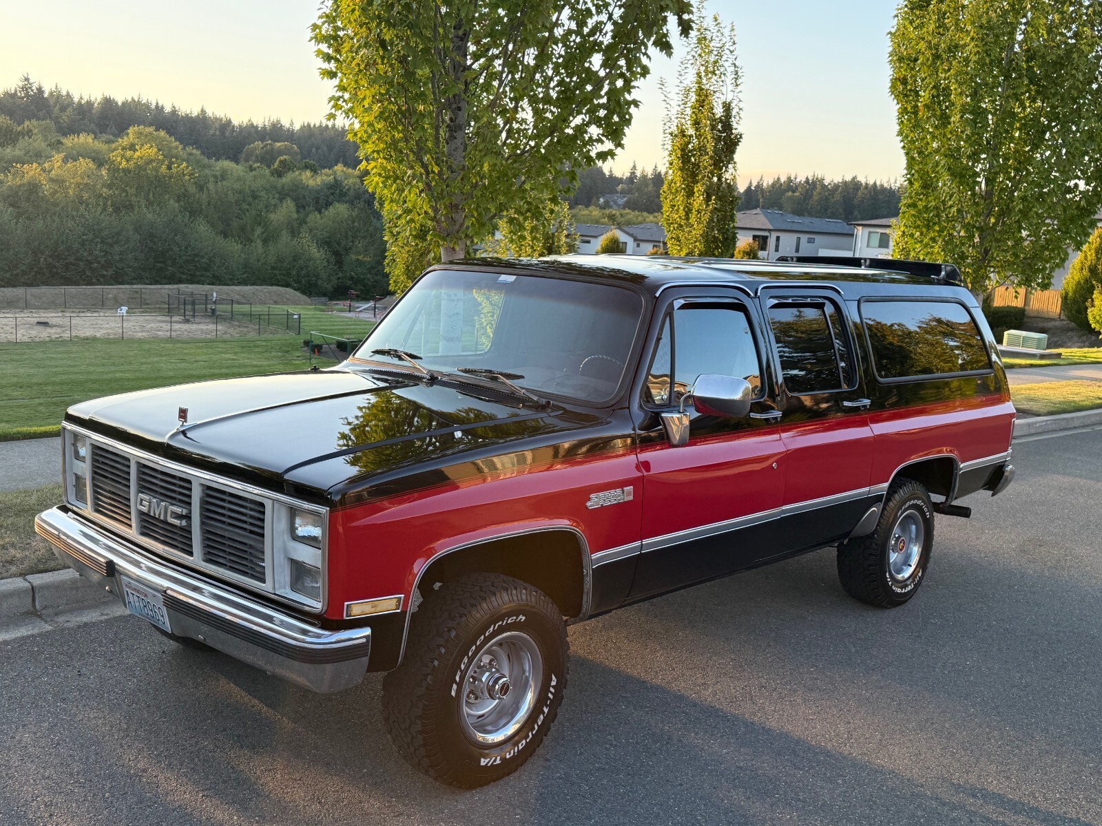 1988 GMC Suburban Suburban 4x4 100% Rust Free - photo 2