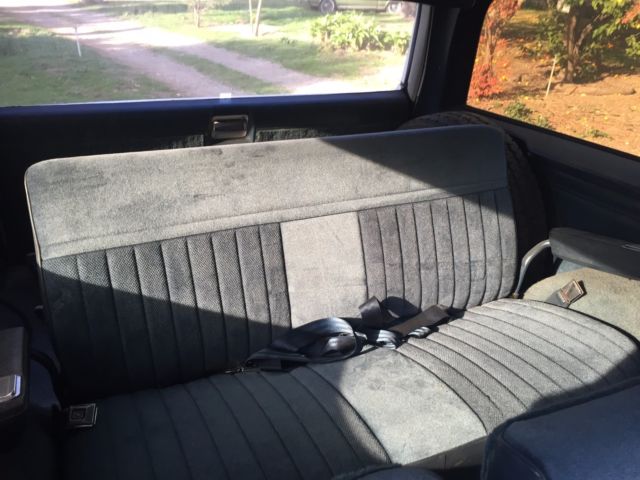 1988 GMC Suburban - photo 10
