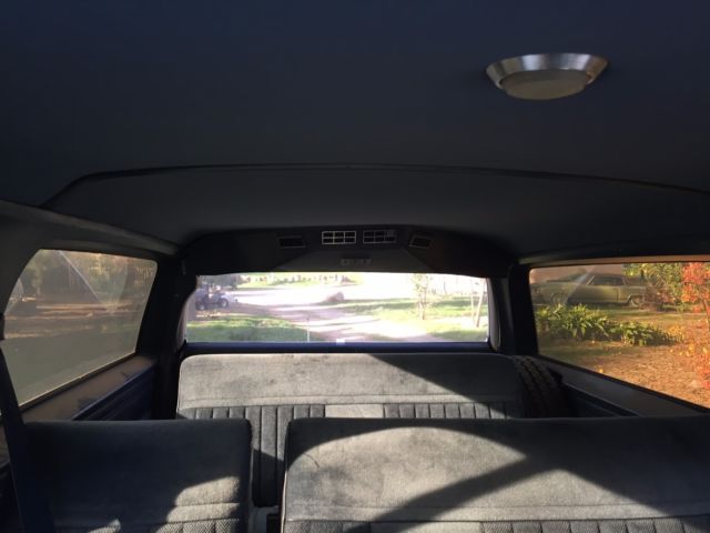 1988 GMC Suburban - photo 13