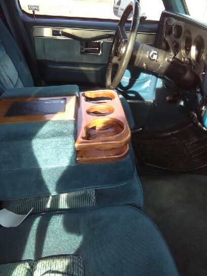 1988 GMC Suburban blue - photo 10