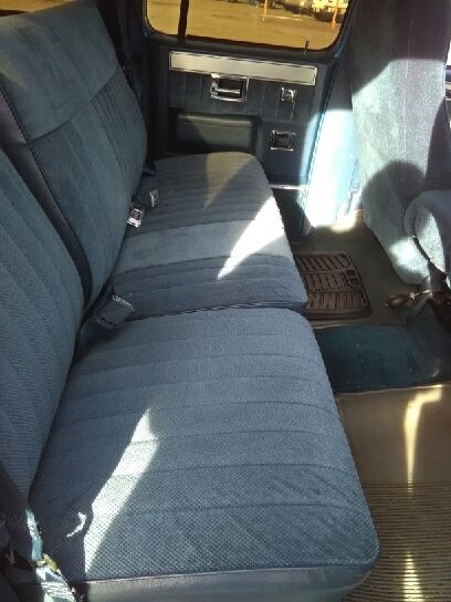 1988 GMC Suburban blue - photo 7