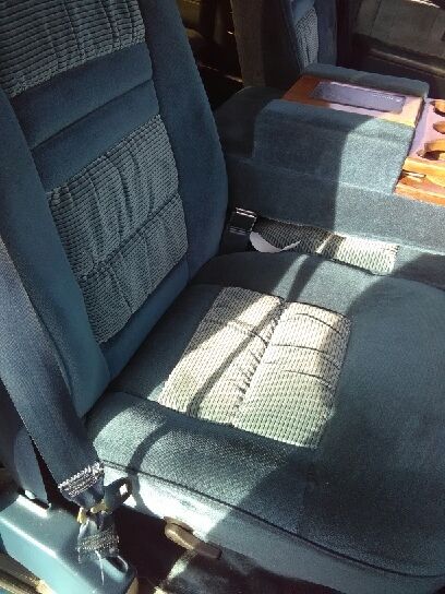 1988 GMC Suburban blue - photo 8