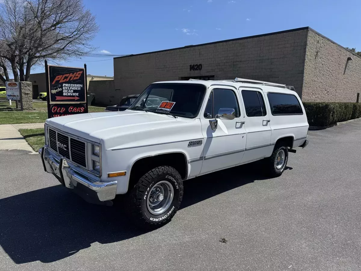 1988 GMC Suburban White Sierra Classic 1988 GMC Suburban Sierra Classic