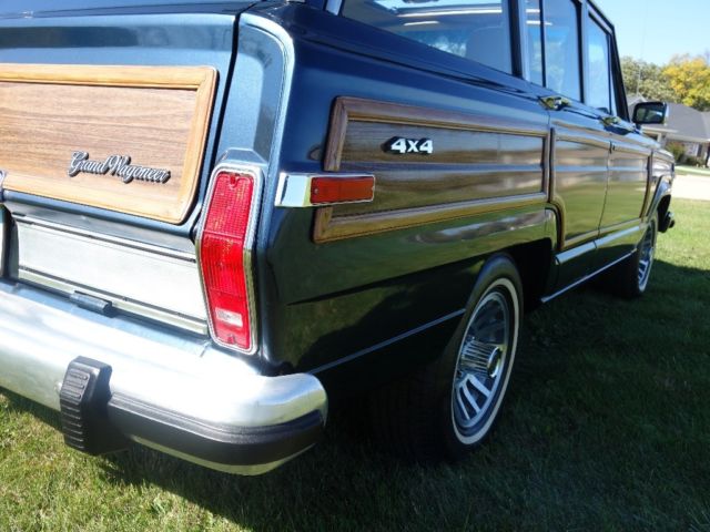 1988 Jeep Wagoneer - photo 10
