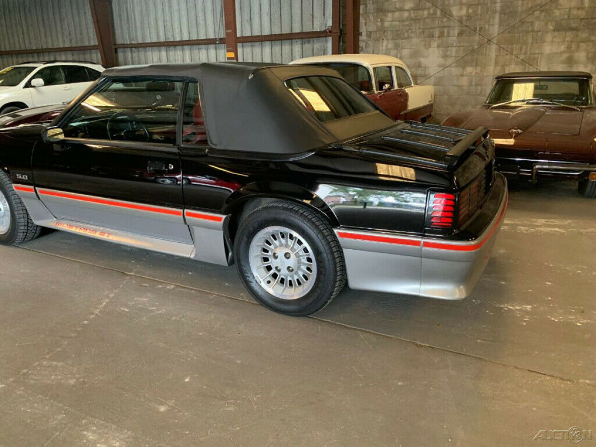 1988 Ford Mustang GT 2dr Convertible - photo 3