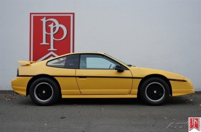 1988 Pontiac Fiero GT - photo 2