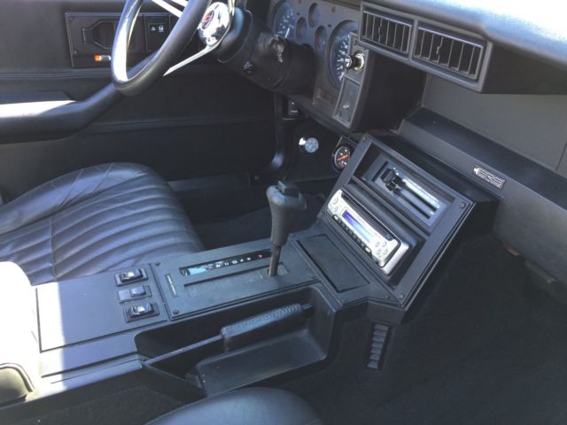 1988 Chevrolet Camaro convertible - photo 6
