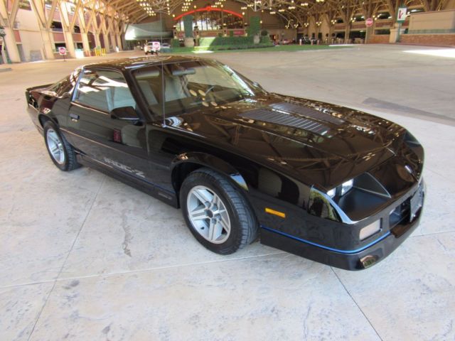 1988 Chevrolet Camaro IROC Z - photo 10
