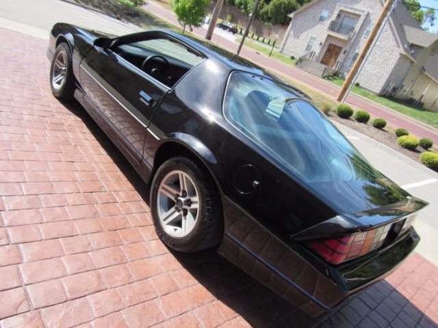 1988 Chevrolet Camaro IROC Z - photo 2