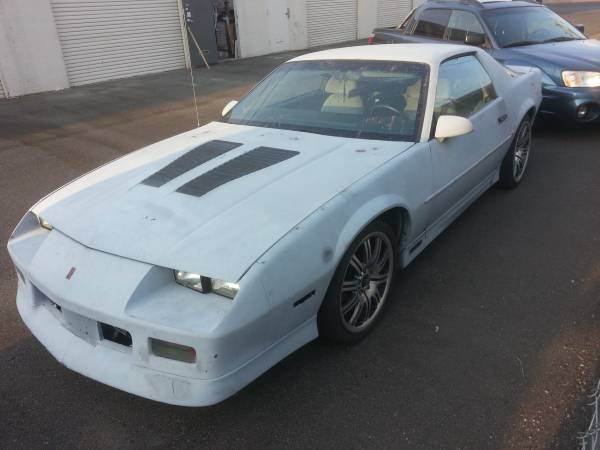 1988 Chevrolet Camaro Iroc Z28 - photo 2