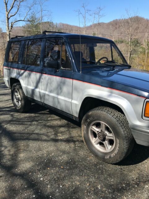 1988 Isuzu Trooper LS