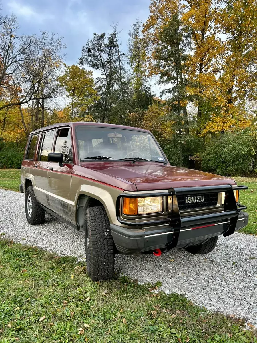 1988 Isuzu Trooper LS