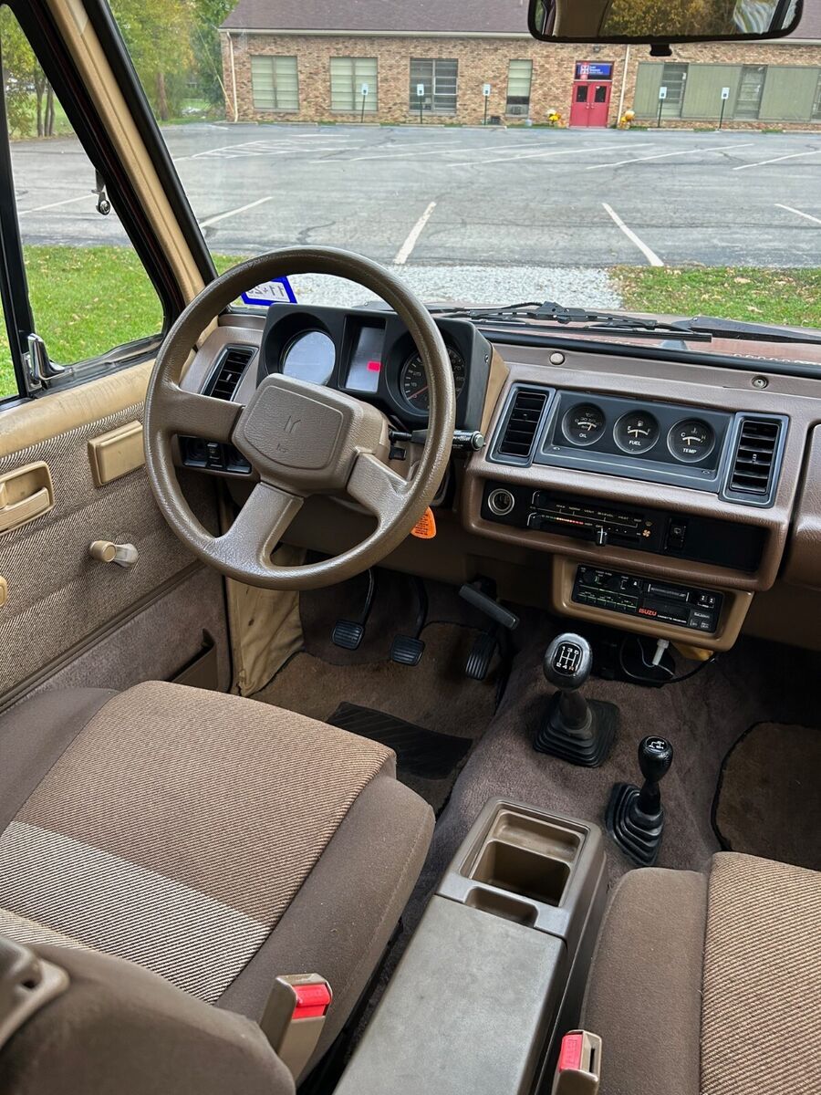 1988 Isuzu Trooper LS - photo 6