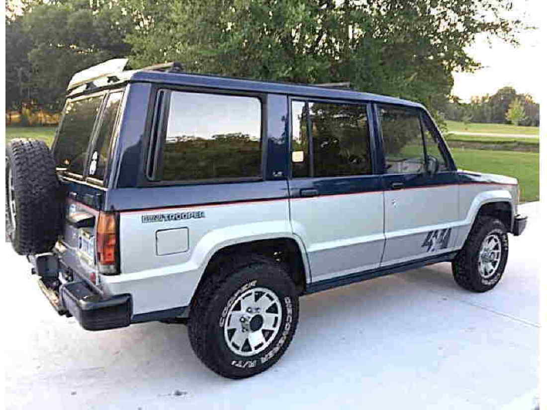1988 Isuzu Trooper LS