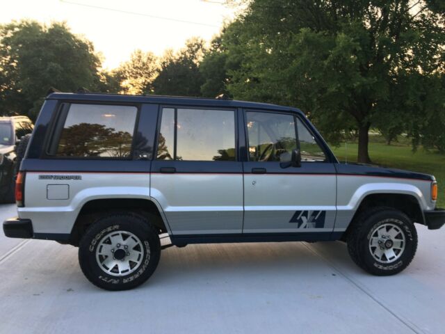 1988 Isuzu Trooper LS - photo 4