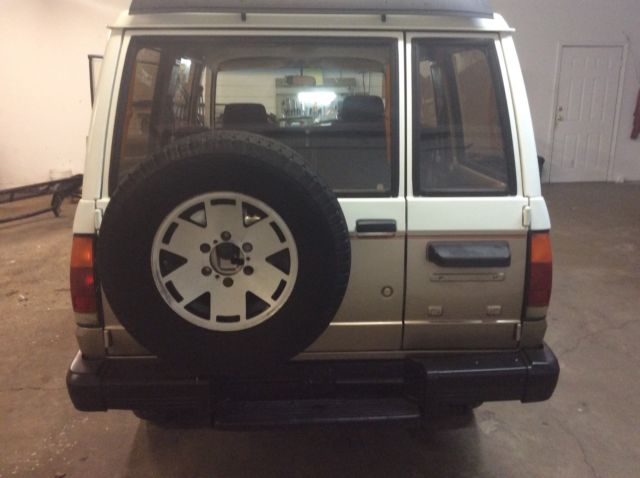 1988 Isuzu Trooper LS Sport Utility 4-Door - photo 3