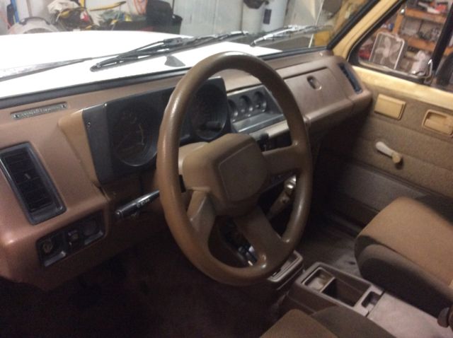 1988 Isuzu Trooper LS Sport Utility 4-Door - photo 6
