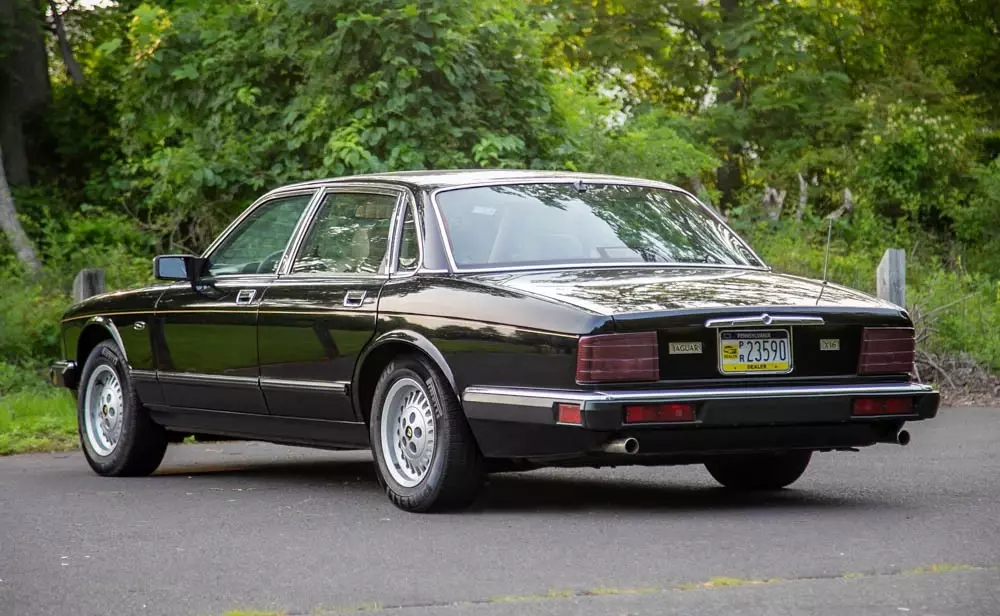 1988 Jaguar XJ6 1 Owner California Car 60k mi Collectible CARFAX we ship! - photo 4