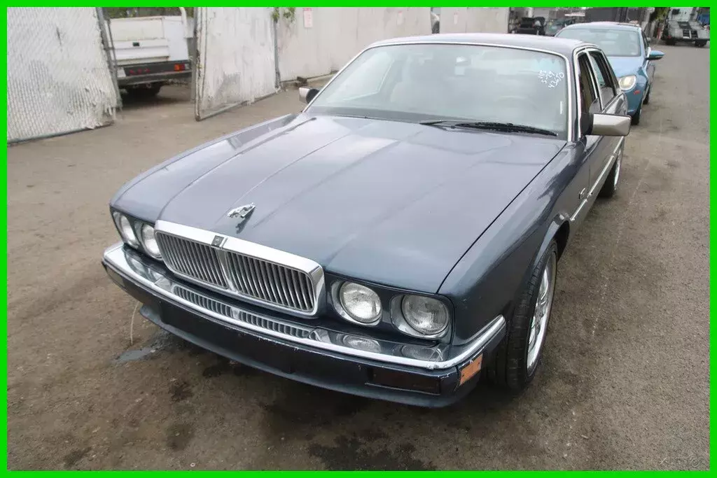1988 Jaguar XJ6 Vanden Plas 3.6 L 6 Cylinder NO RESERVE 1988 Jaguar XJ XJ6 Vanden Plas