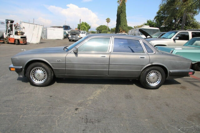 1988 Jaguar XJ-Series XJ6 Vanden Plas - photo 2