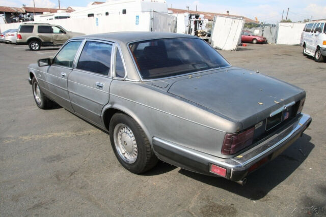 1988 Jaguar XJ-Series XJ6 Vanden Plas - photo 3