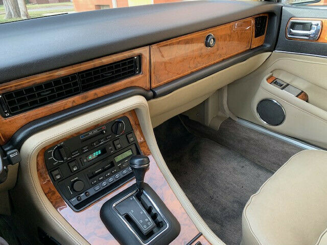 1988 Jaguar XJ6 - photo 12